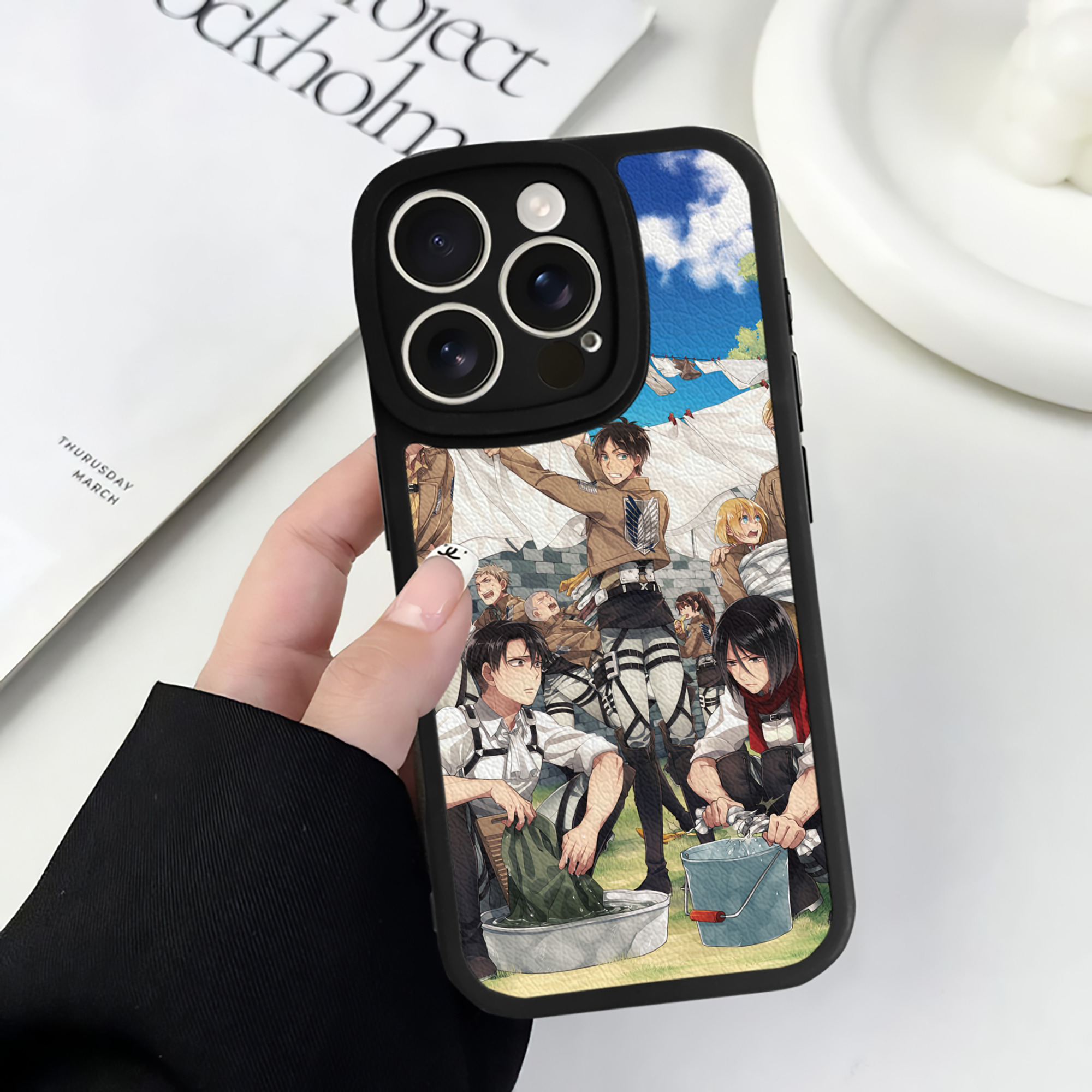 （画像用） 進撃の巨人 Attack on Titan 【iPhone 16シリーズ対応】シリコンスマホケース（レザー調） 材質：シリコン